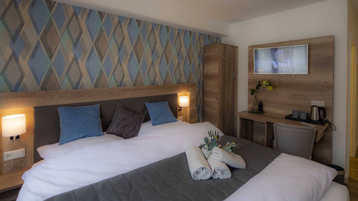 Arnsberg House | Double room-Deluxe-Private Bathroom