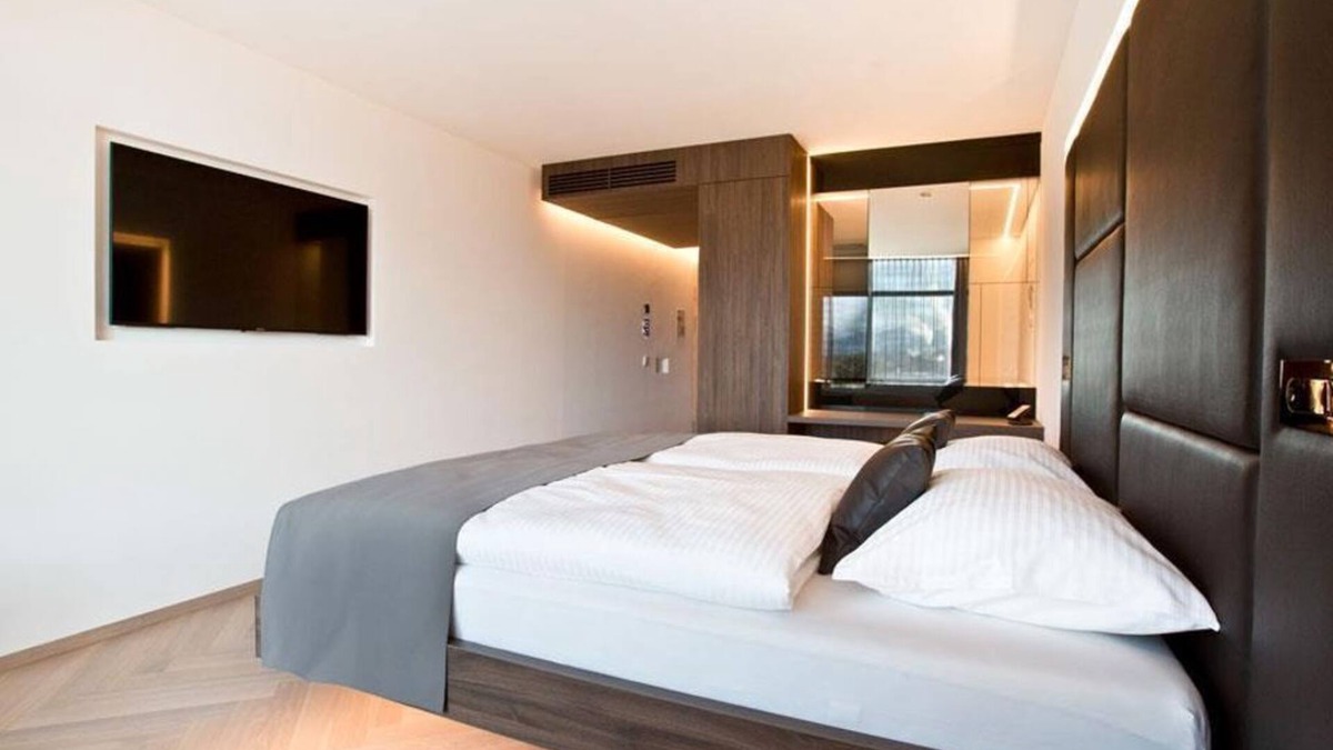 Laakirchen House | Double room deluxe Salzburg view, breakfast, non-refundable - COOL MAMA Hotel Salzburg