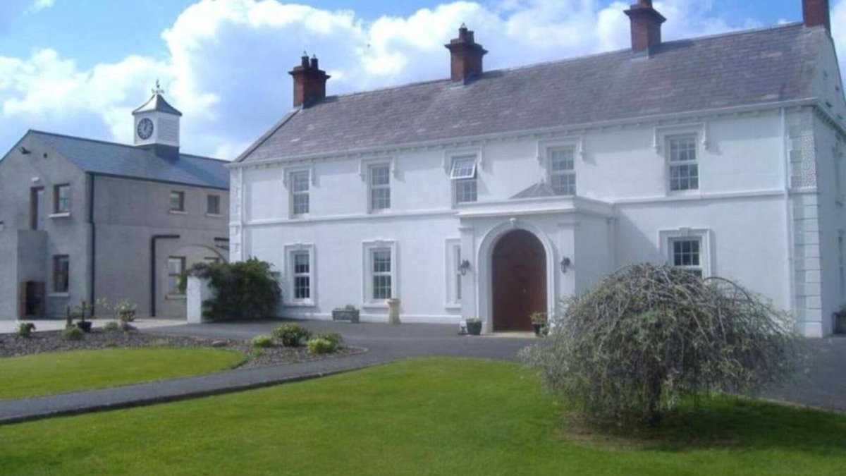 Craigavon Apartment | Double Room ensuite near Hillsborough Palaces