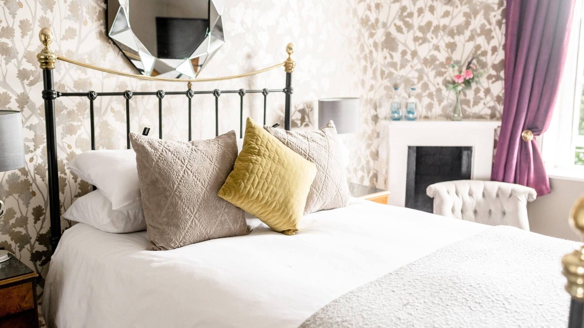 Longford House | double room ensuite cosy