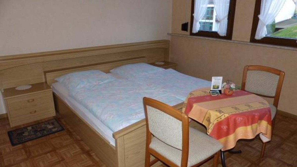 Niederemmel Apartment | Double room - FeWo/Gästehaus Ebert-Neukirch