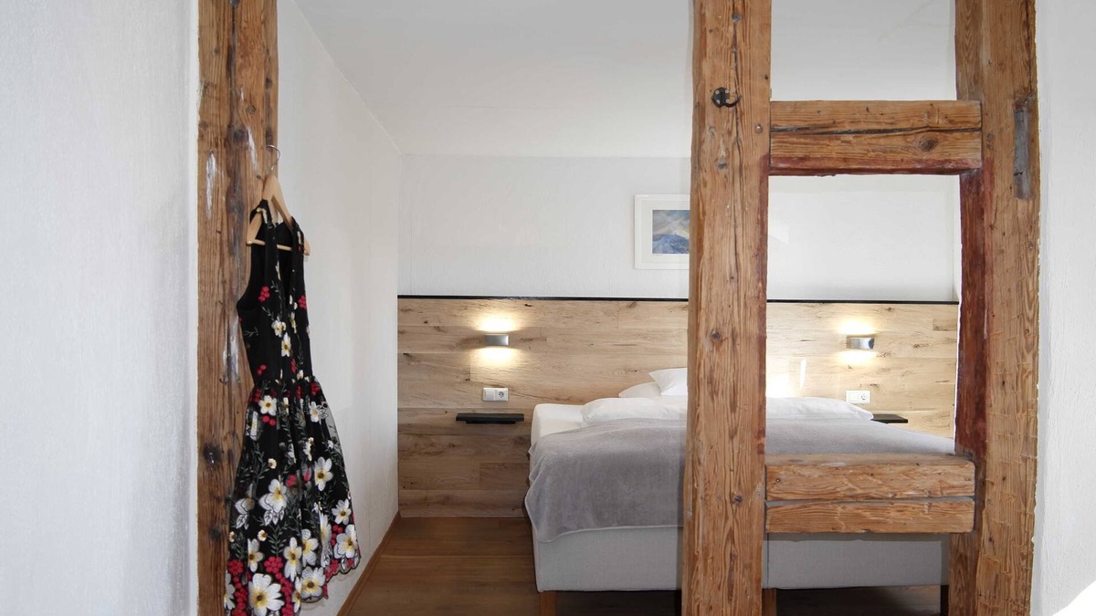 Waschenbeuren Cottage | Double room - guest house laundry lock