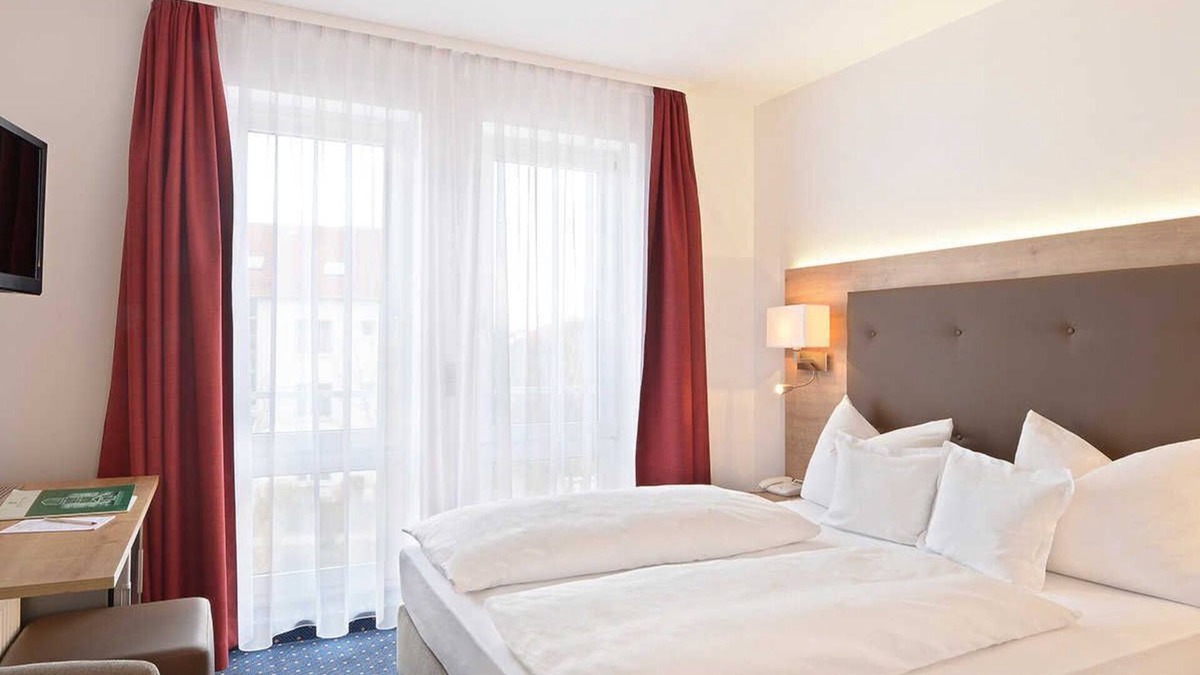 Ebersberg District House | Double room - Hotel Poinger Hof