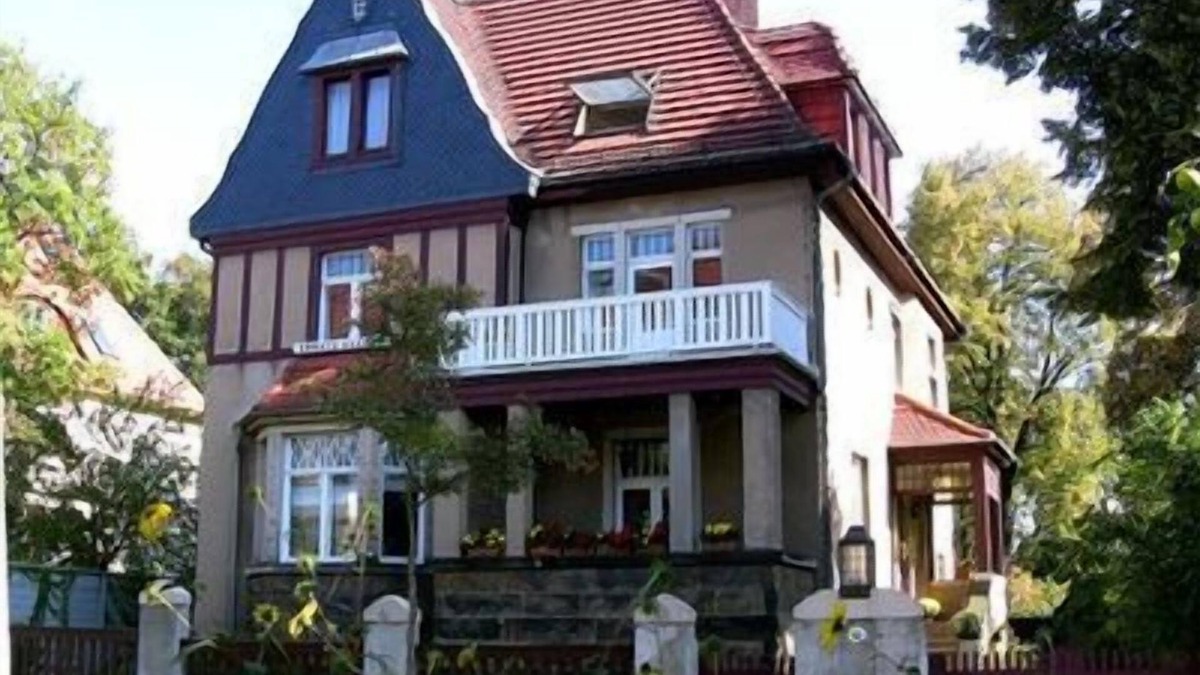 Radeberger Vorstadt Apartment | Double room in a villa in Loschwitz