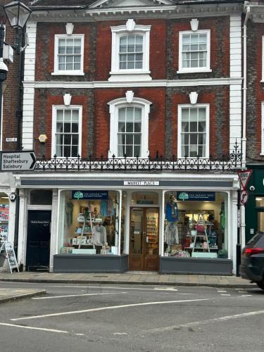 Blandford Saint Mary House | Double Room in Georgian Masionette