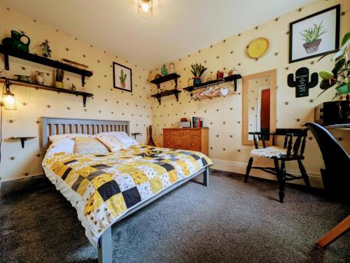 Newhaven Bed & Breakfast | Double Room in Newhaven Town Centre with own TV, cereal breakfast near Trains & Ferry