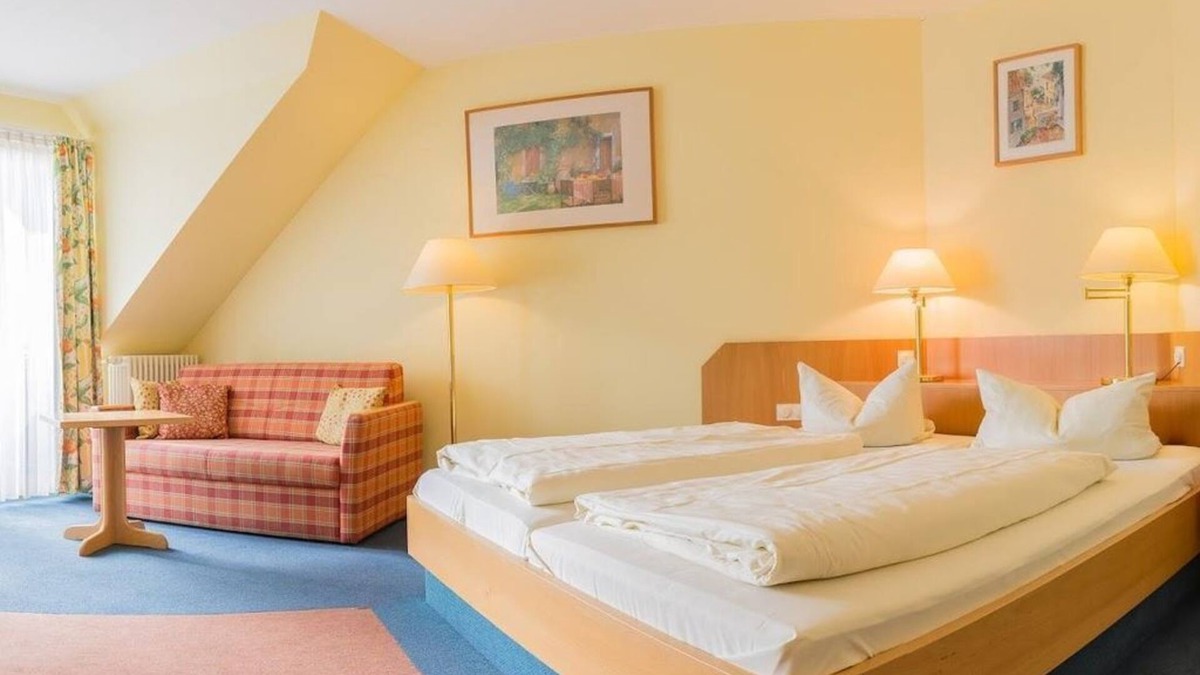 Dannenfels House | Double Room Königsstuhl at the footstep of the Donnersberg