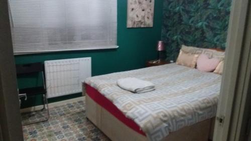 Dover House | Double room located within walking distance to seaside and town