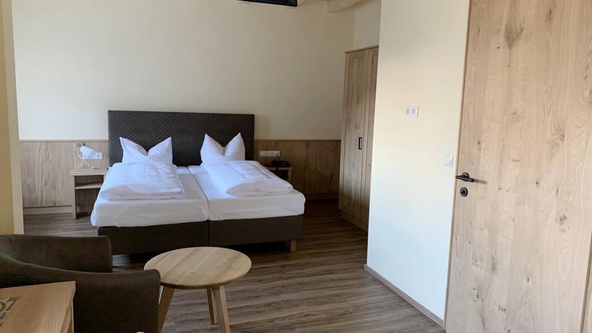 Kolsassberg Cottage | Double room next door - Hotel Pension Jägerhof KG
