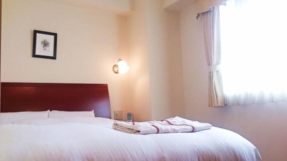 Asato Hotel | Double room Nonsmoking 18m2 140cm bed | Trav/Naha Okinawa