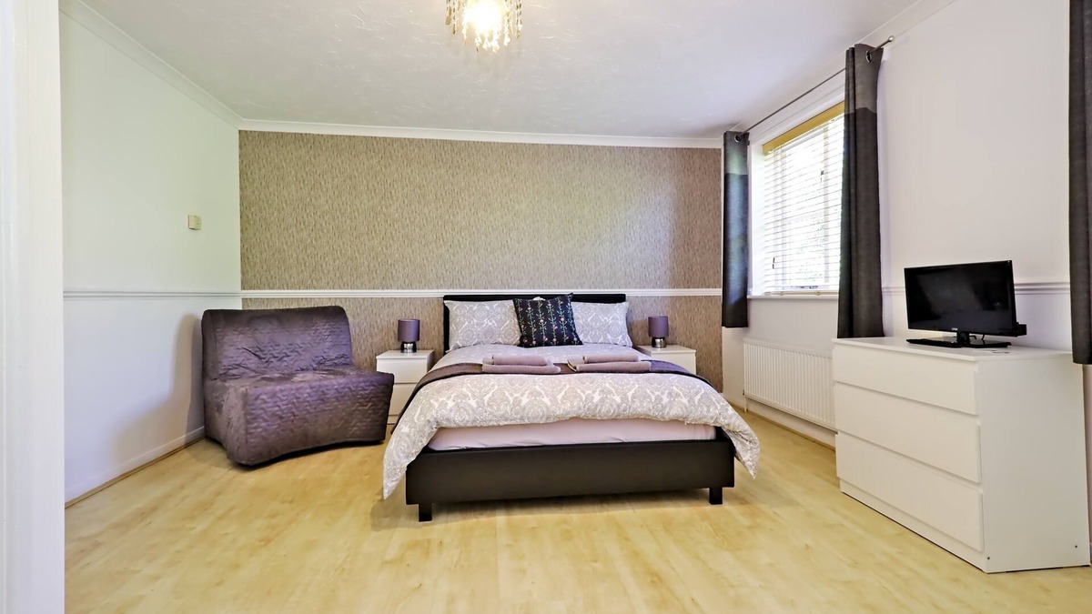 Woolwich Riverside House | Double Room Private Bathroom @ Harlinger Annexe