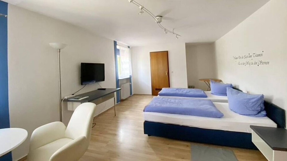 Waldbreitbach Apartment | Double room (room no. 2) - Nassen's Mühle - Restaurant & Pension
