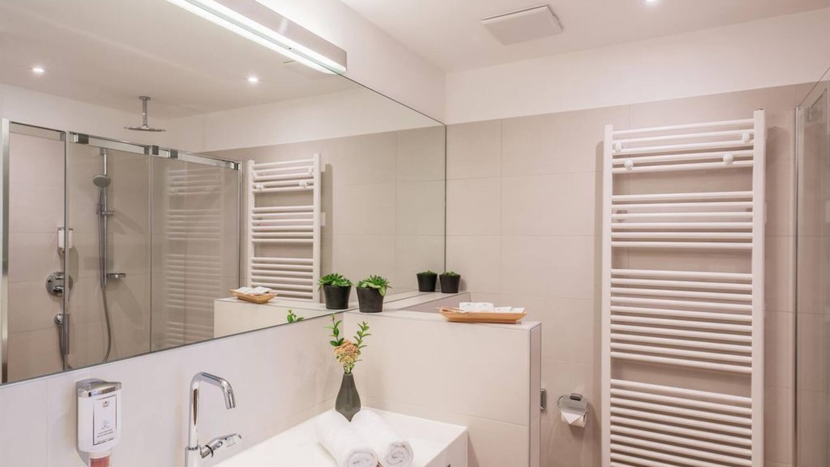 Neusiedl am See House | Double room, shower, deluxe - Hotel Wende