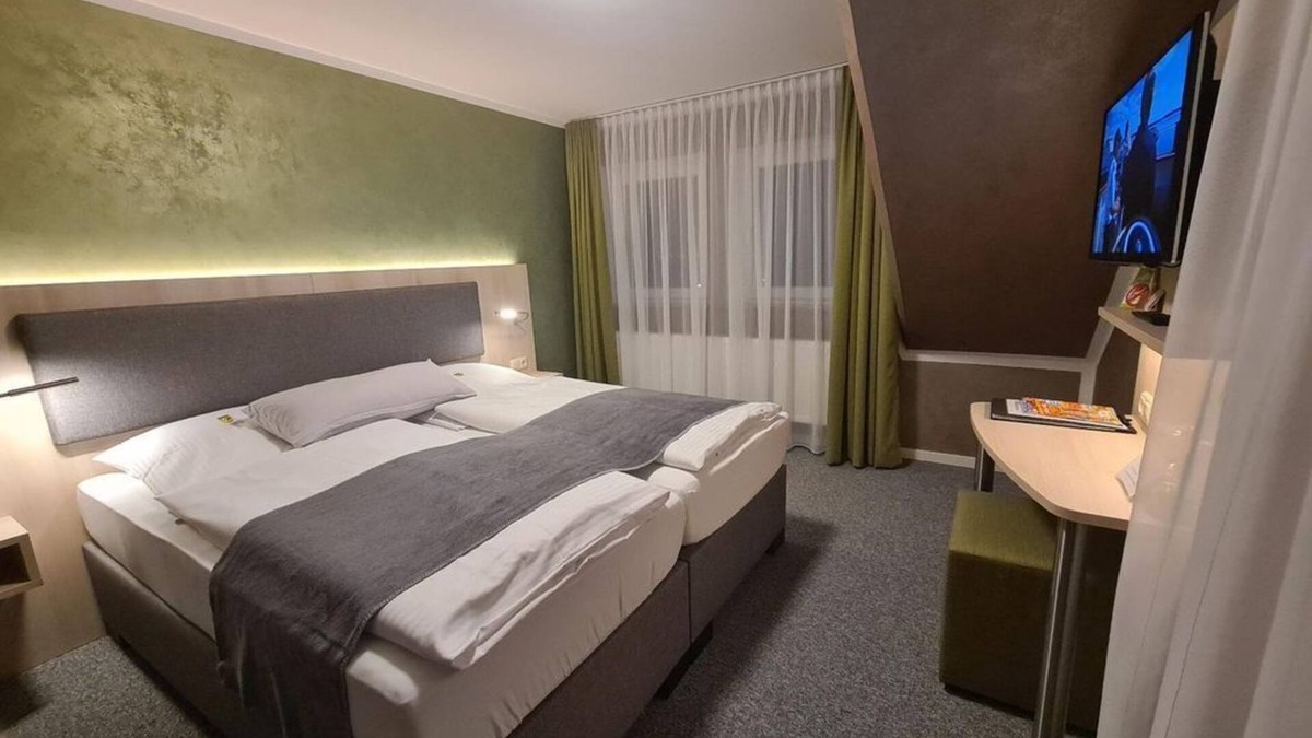 Bischofsgruen Bed & Breakfast | Double room, shower, WC, non-smoking - Verwöhn Pension Wiesengrund