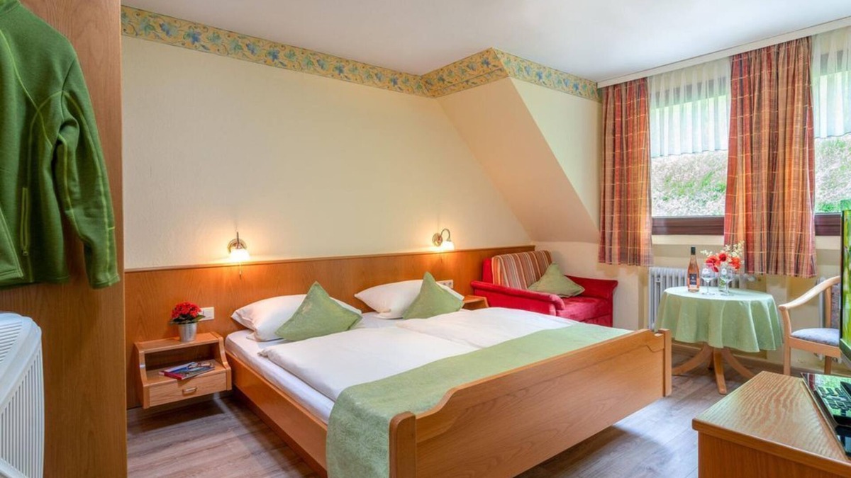 Oberwesel Bed & Breakfast | Double room, shower or bath, WC - Gutsschänke Sennerhof