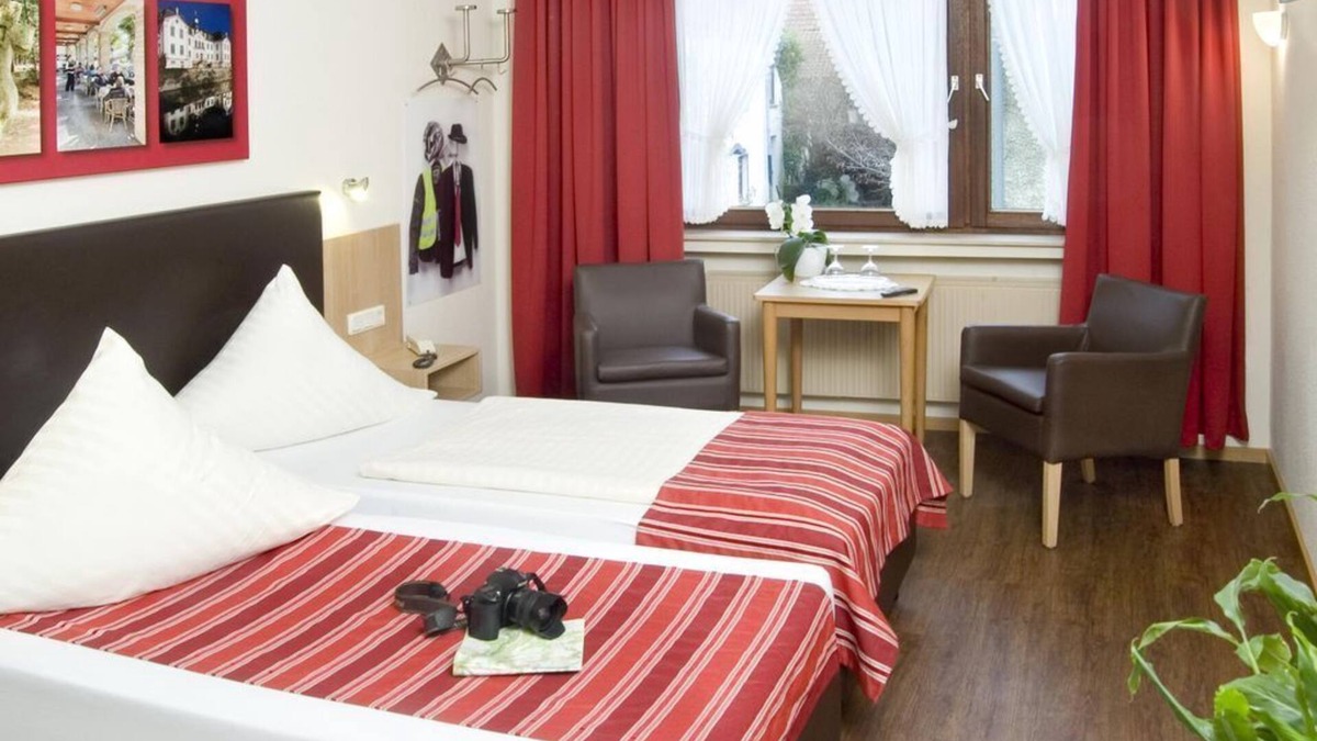 Bollendorf House | Double room shower/toilet - Hotel Hauer