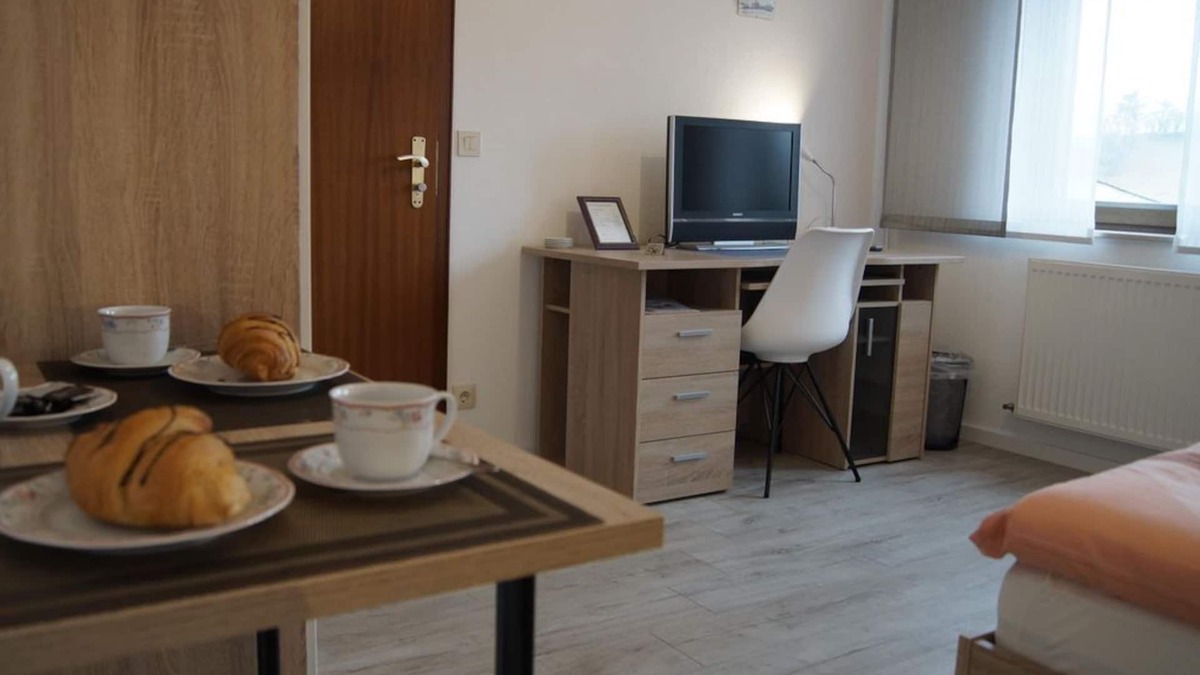 Gransdorf Apartment | Double room, shower, toilet - Eifel holiday apartment Gisela