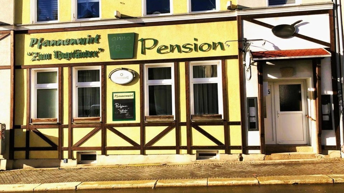 Plauen Bed & Breakfast | Double room, shower, WC, Standard 2 - Pension Anno1866