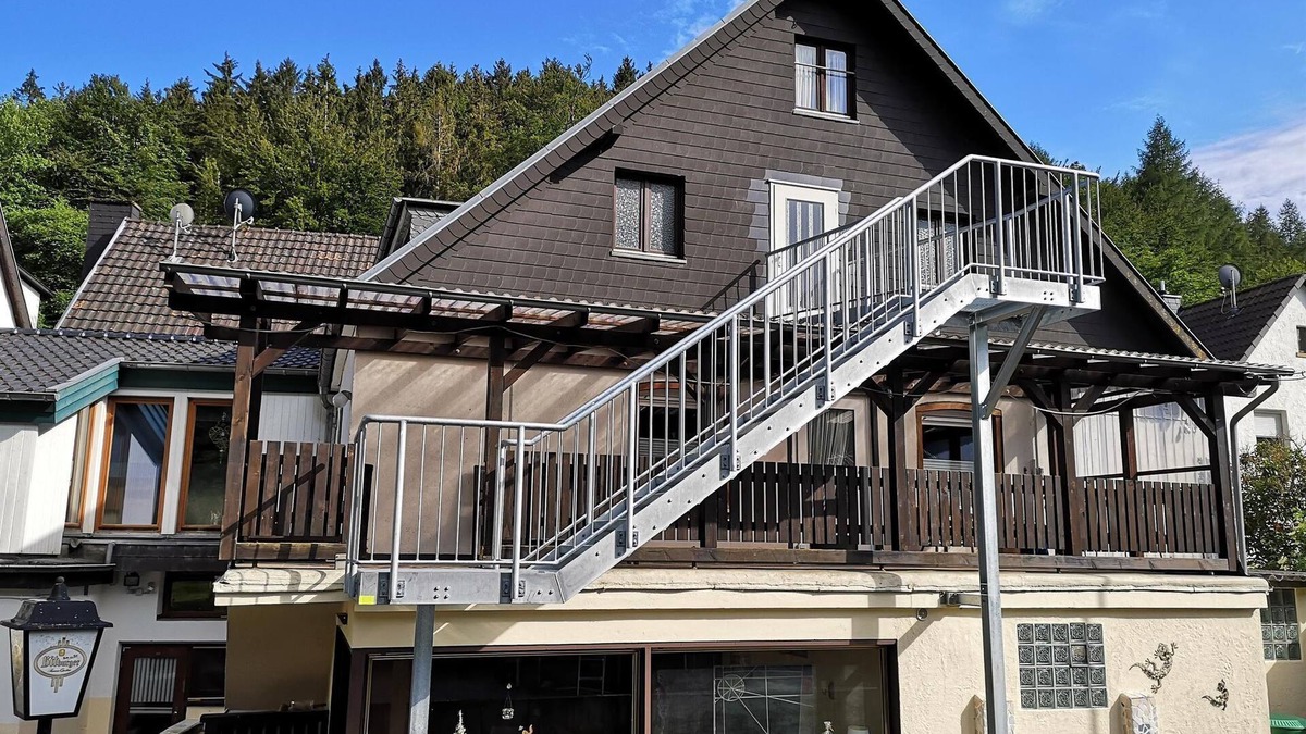 Steinfeld House | Double room shower/WC - Urfterhof Hotel