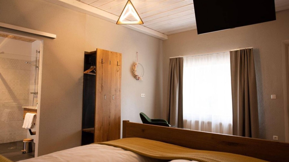 Straden Bed & Breakfast | Double room Sonnentanz - Monschein Bioweinhof