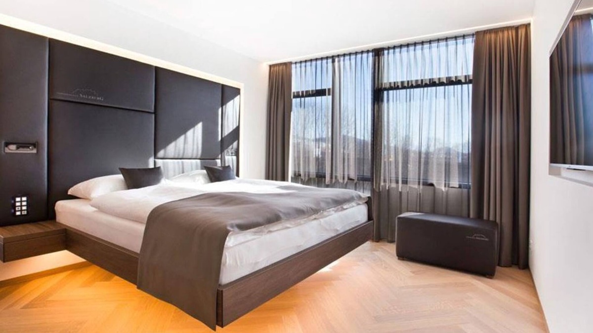 Laakirchen House | Double room Standard, non-refundable rate - COOL MAMA Hotel Salzburg