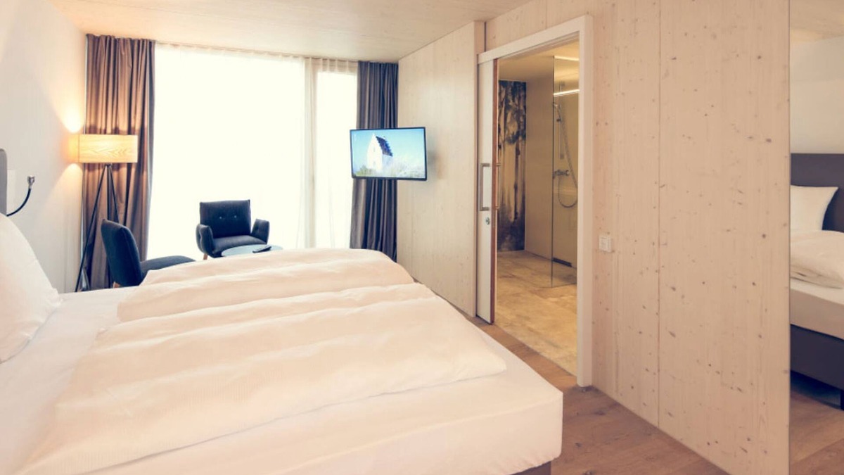 Ehrenstein Apartment | Double room superior air-conditioned with shower/WC