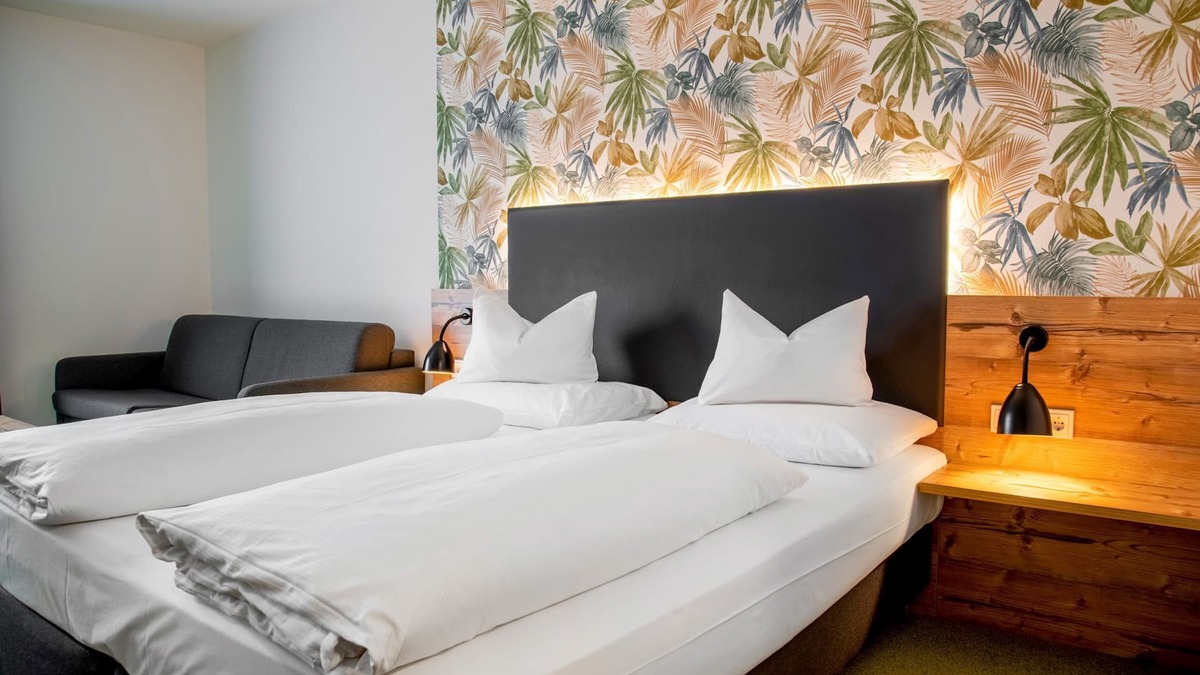 Merklingen Apartment | Double room "Superior Room" with shower/WC