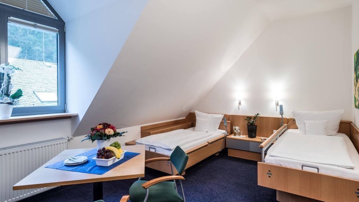 Neuerburg House | Double room wheelchair accessible - euvea Freizeit- und Tagungshotel gGmbh
