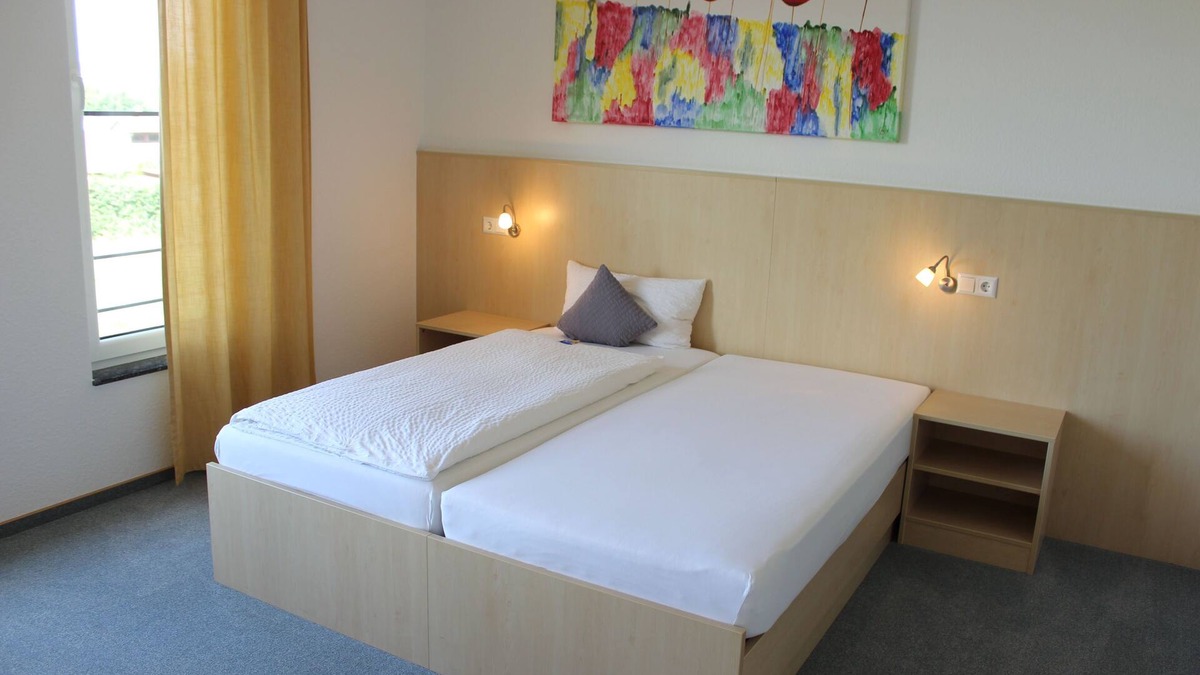 Lehrensteinsfeld Apartment | Double room without balcony - Gästehaus Zum Wolffenturm