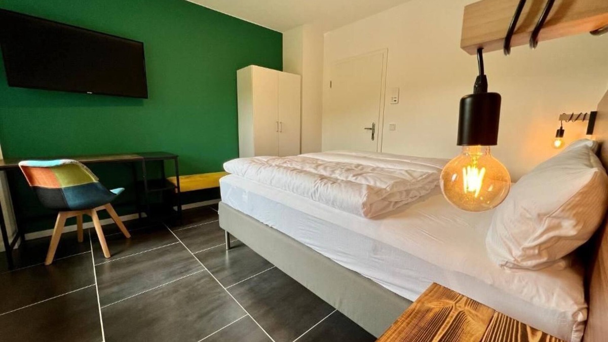 Bosen Apartment | Double room with shared kitchen - JUNIPRO Apartments & Rooms