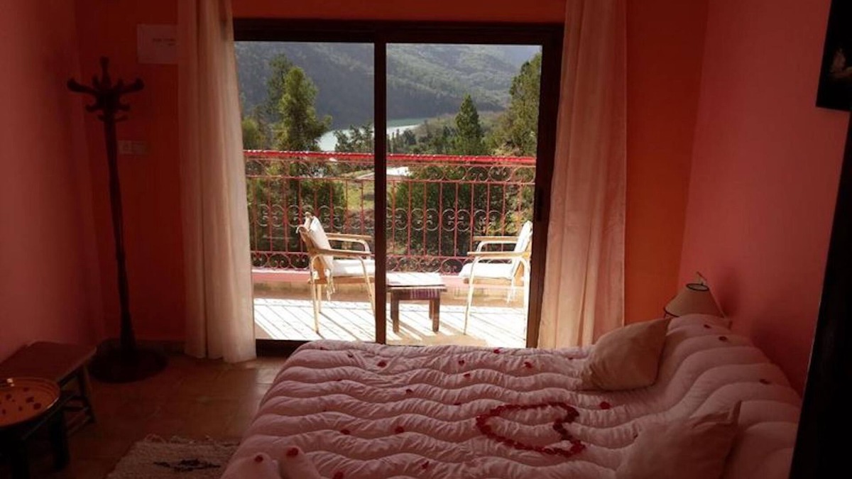 Bine el Ouidane House | Double room with balcony and stunning view in Dar l'eau Vive