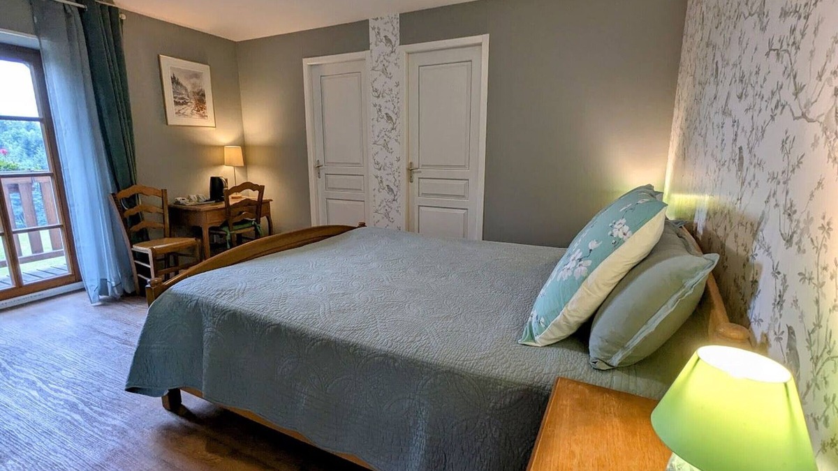 Moyenmoutier Bed & Breakfast | Double Room with Breakfast in Historic Building