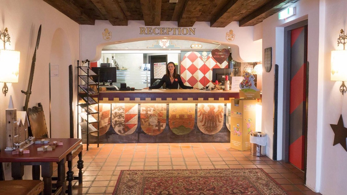 Fieberbrunn House | Double room with bath/shower, WC - Family Hotel Schloss Rosenegg