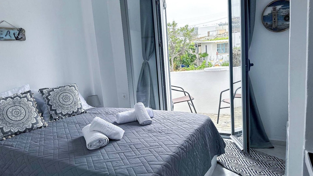 Vothon Hotel | Double room with balcony