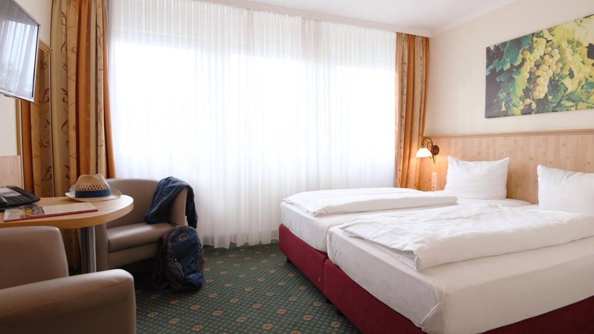 Brodenbach House | Double room with balcony - Standard Rate BI 2P - Moselstern Parkhotel Krähennest