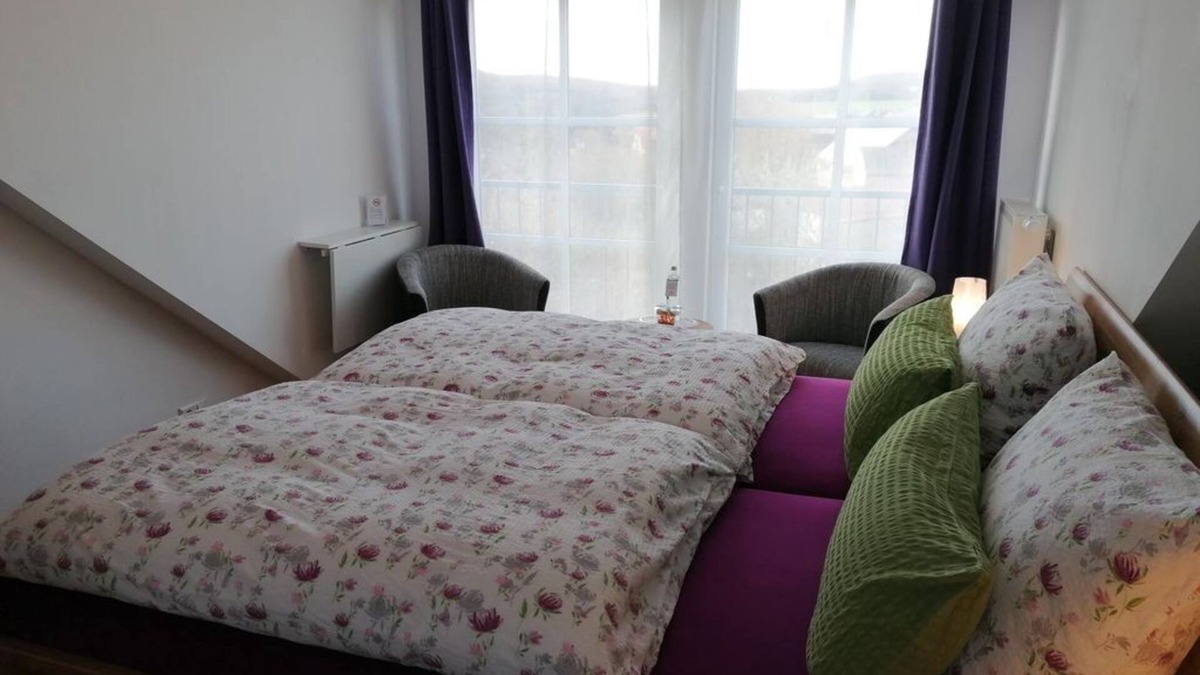 Herold House | Double room with dormer window - Gasthof Dörsbachhöhe
