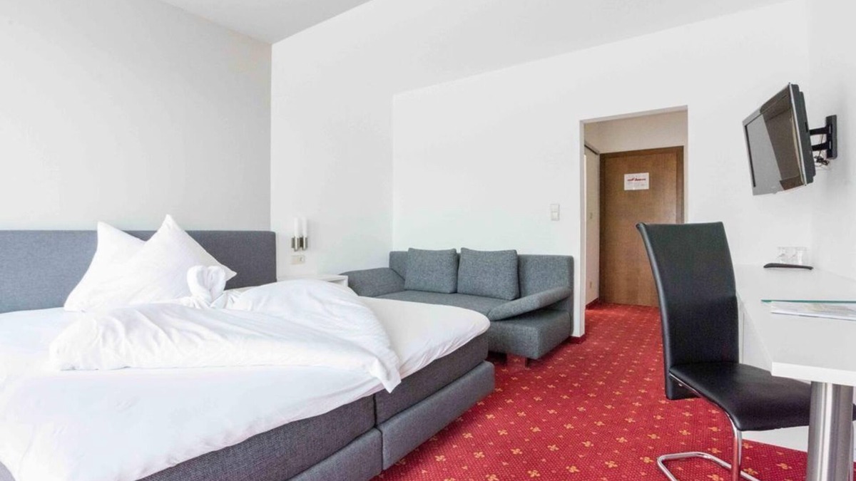 Seeboden House | Double room with lake view - Hotel Bellevue