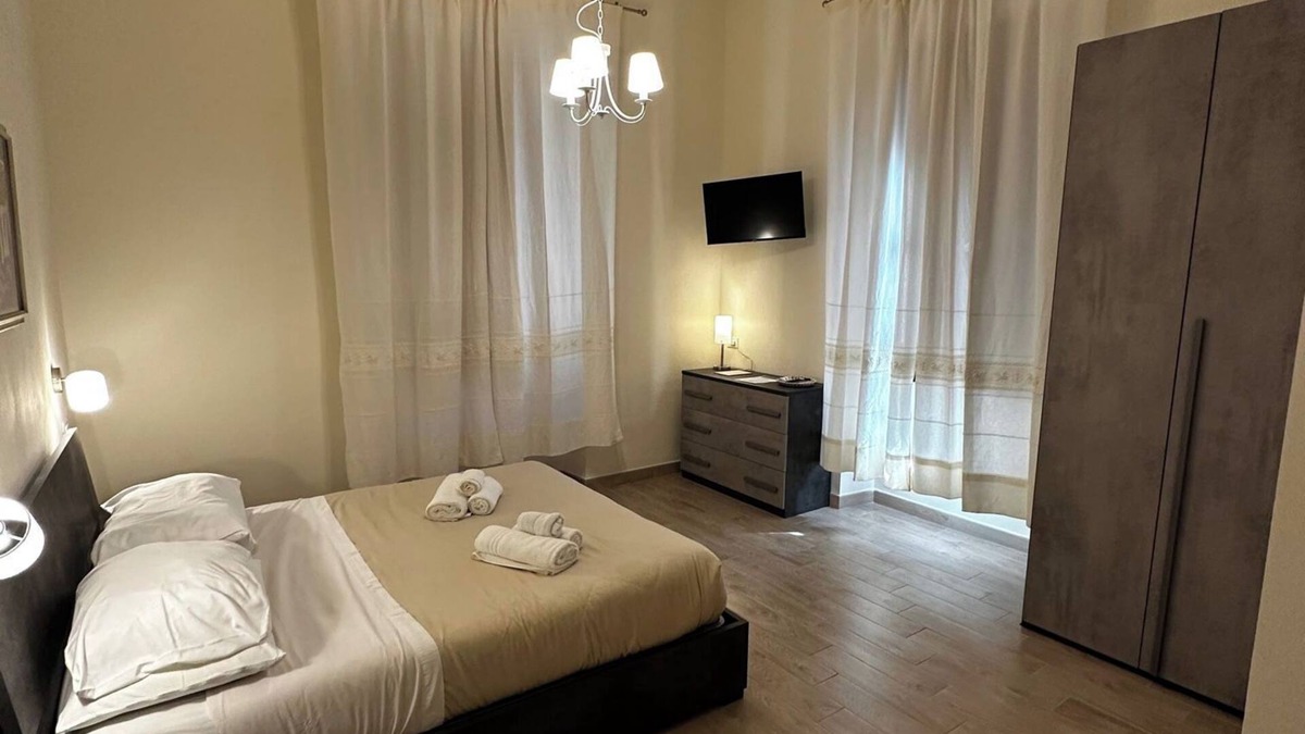 Terralba Apartment | Double Room with private bathroom in Terralba (Oristano) - Juniper