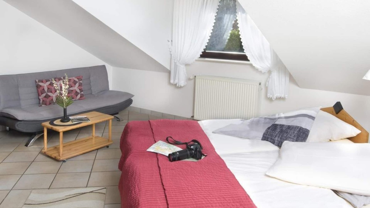 Korperich House | Double room with sofa bed - Hotel-Restaurant Im Goldenen Grund