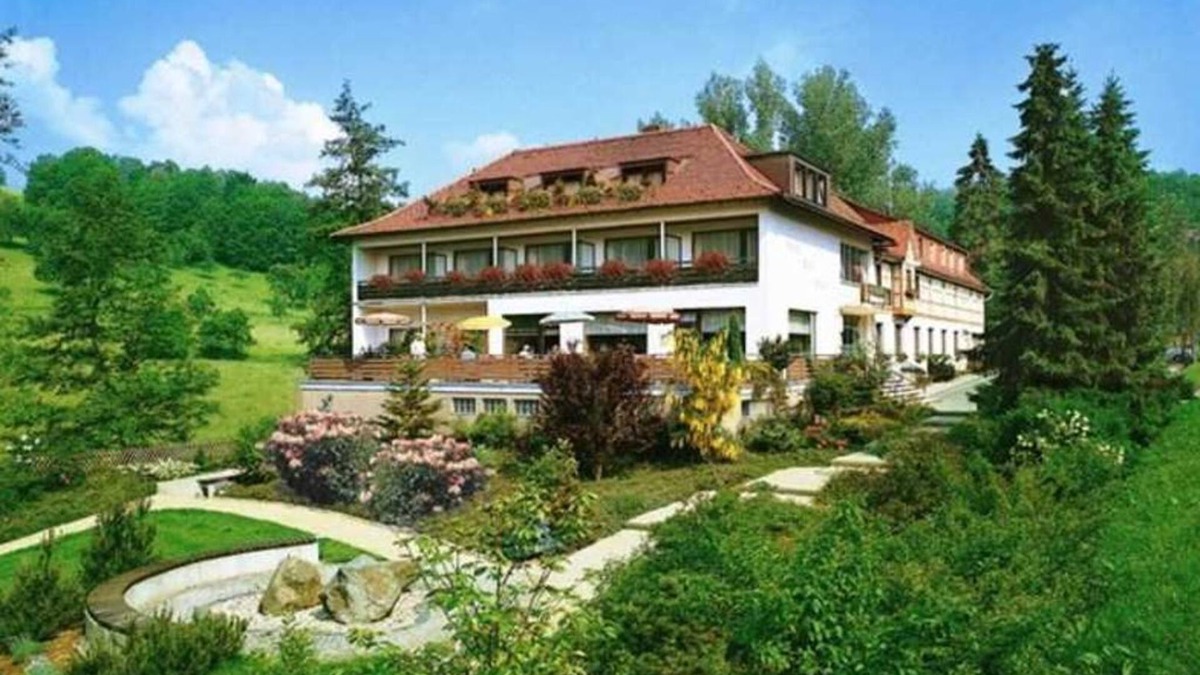 Lindenfels House | Double room with south-facing balcony 07 - Odenwald Sterne-Hotel Wiesengrund