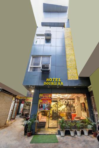Paharganj House | Double RR - Main Market Paharganj
