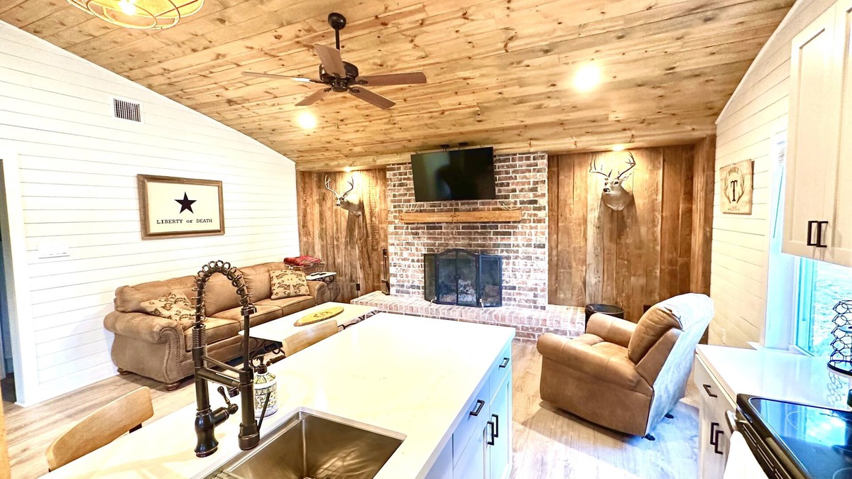 Telegraph Other | Double T Ranch House