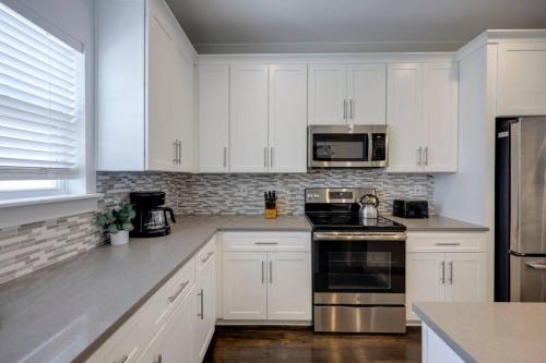 Charlotte Park House | Double Townhomes Elegant Design Big Groups