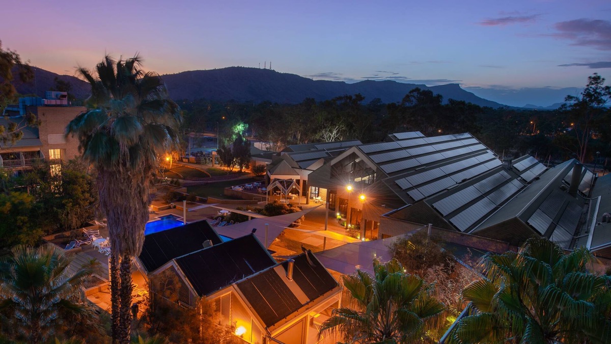 Desert Springs Hotel | DoubleTree by Hilton Alice Springs