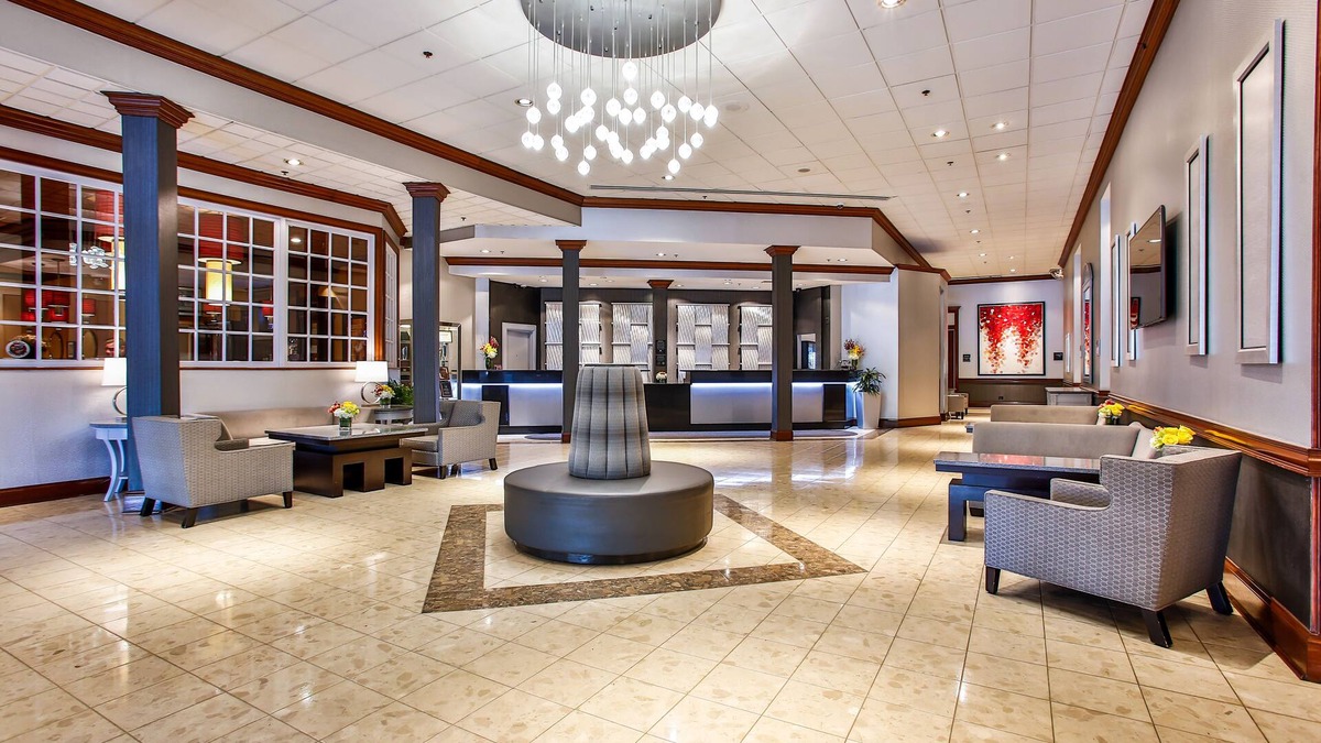 Alsip Hotel | DoubleTree by Hilton Chicago - Alsip