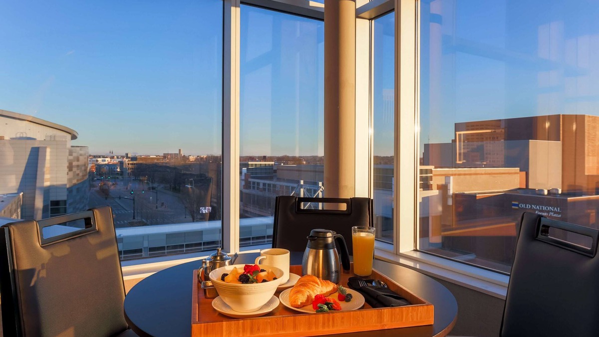 Evansville Hotel | DoubleTree by Hilton Evansville