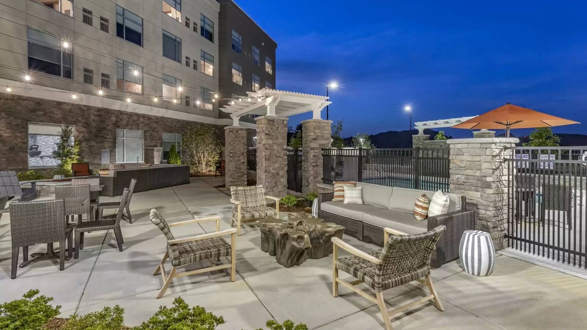 Conestee Hotel | DoubleTree by Hilton Greenville Woodruff Road