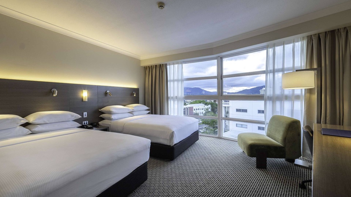 Cairns Central Business District Hotel | DoubleTree by Hilton Hotel Cairns