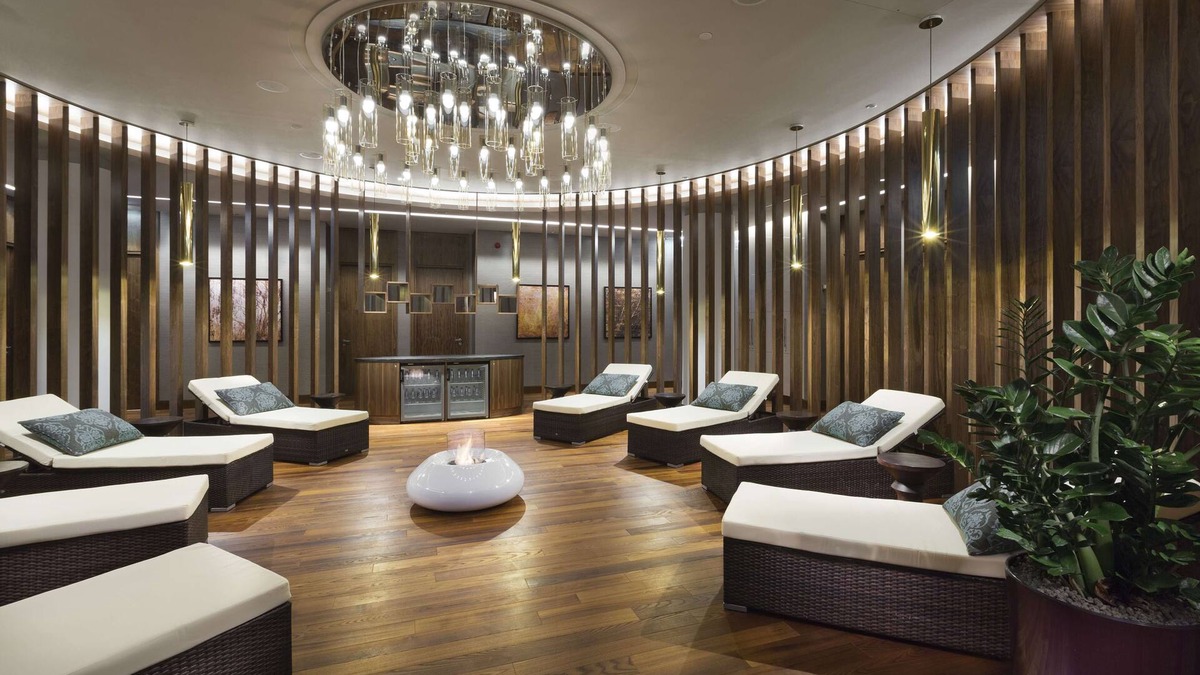 Wawer Hotel | DoubleTree By Hilton Hotel & Conference Centre Warsaw