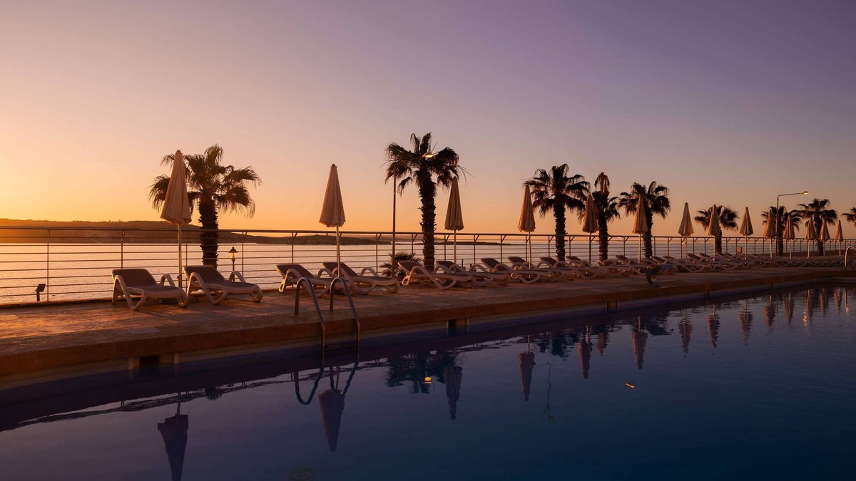 Qawra Resort | DoubleTree by Hilton Malta